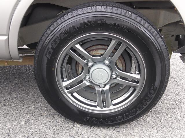 販売車輌は全車１年間走行距離無制限の保証付きです。全国保証になりますので遠方のお客様でもお近くの各ディーラーにて保証修理が可能です。また２年〜３年の長期保証プランもご準備しています。