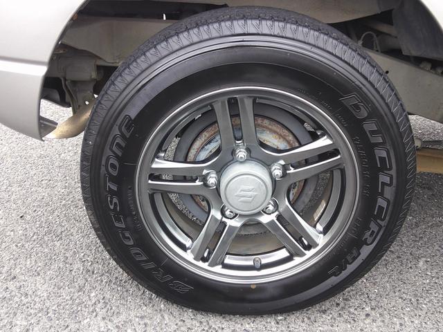 販売車輌は全車１年間走行距離無制限の保証付きです。全国保証になりますので遠方のお客様でもお近くの各ディーラーにて保証修理が可能です。また２年〜３年の長期保証プランもご準備しています。