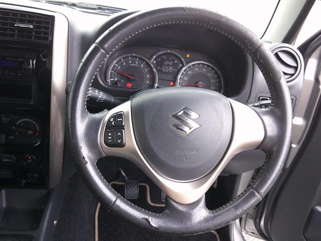 販売車輌は全車１年間走行距離無制限の保証付きです。全国保証になりますので遠方のお客様でもお近くの各ディーラーにて保証修理が可能です。また２年〜３年の長期保証プランもご準備しています。