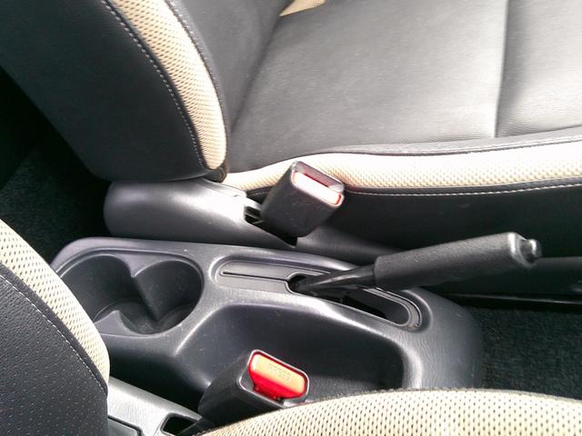 販売車輌は全車１年間走行距離無制限の保証付きです。全国保証になりますので遠方のお客様でもお近くの各ディーラーにて保証修理が可能です。また２年〜３年の長期保証プランもご準備しています。