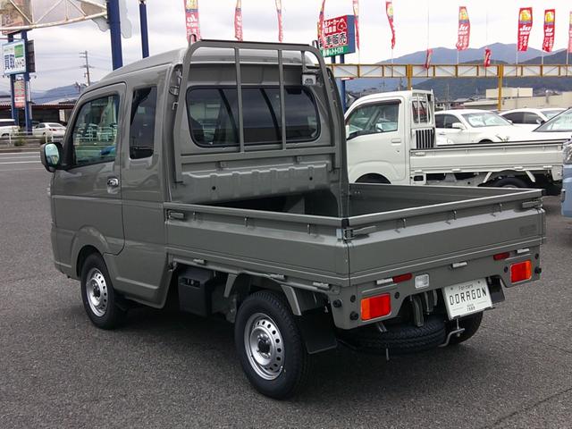 スーパーキャリイ Ｘ　未使用車　４ＷＤ　ＡＴ　ＬＥＤオートヘッド　鳥居付き　キーレス　ブレーキサポート　パーキングソナー　新車保証　オーバーヘッドコンソール　荷台ライト（11枚目）