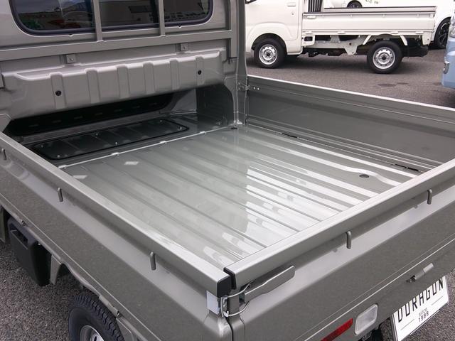 スーパーキャリイ Ｘ　未使用車　４ＷＤ　ＡＴ　ＬＥＤオートヘッド　鳥居付き　キーレス　ブレーキサポート　パーキングソナー　新車保証　オーバーヘッドコンソール　荷台ライト（13枚目）