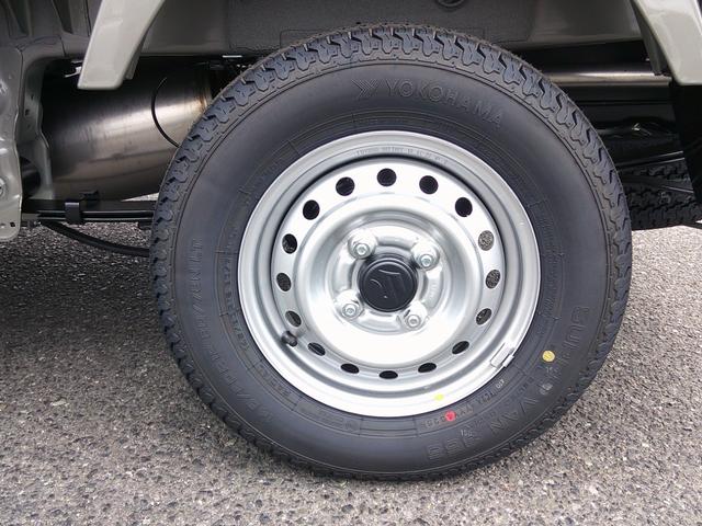 スーパーキャリイ Ｘ　未使用車　４ＷＤ　ＡＴ　ＬＥＤオートヘッド　鳥居付き　キーレス　ブレーキサポート　パーキングソナー　新車保証　オーバーヘッドコンソール　荷台ライト（23枚目）