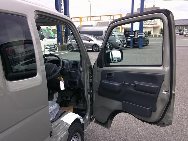 スーパーキャリイ Ｘ　未使用車　４ＷＤ　ＡＴ　ＬＥＤオートヘッド　鳥居付き　キーレス　ブレーキサポート　パーキングソナー　新車保証　オーバーヘッドコンソール　荷台ライト（28枚目）