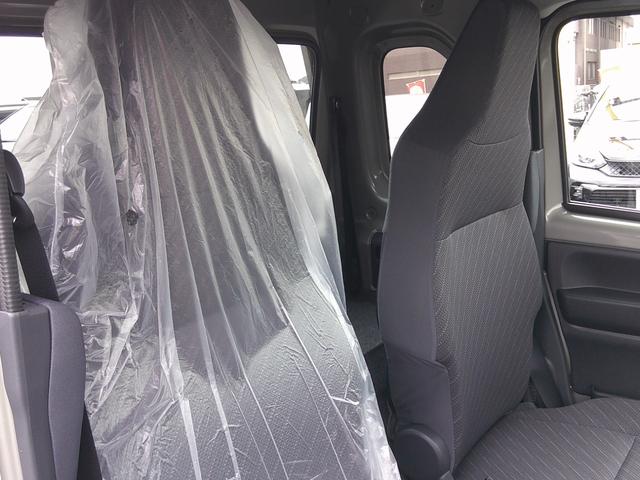 スーパーキャリイ Ｘ　未使用車　４ＷＤ　ＡＴ　ＬＥＤオートヘッド　鳥居付き　キーレス　ブレーキサポート　パーキングソナー　新車保証　オーバーヘッドコンソール　荷台ライト（31枚目）