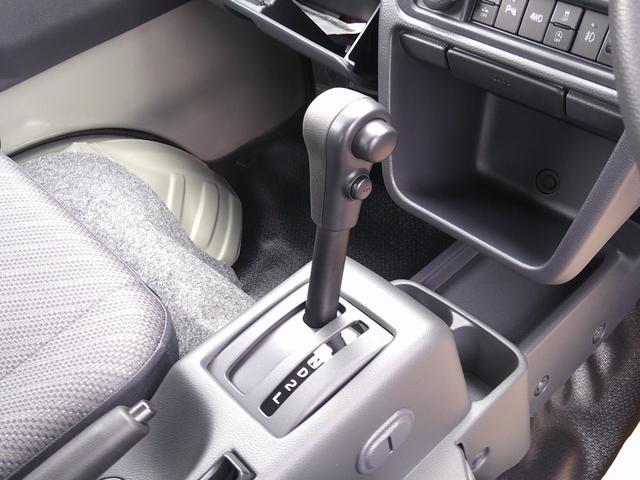 スーパーキャリイ Ｘ　未使用車　４ＷＤ　ＡＴ　ＬＥＤオートヘッド　鳥居付き　キーレス　ブレーキサポート　パーキングソナー　新車保証　オーバーヘッドコンソール　荷台ライト（43枚目）