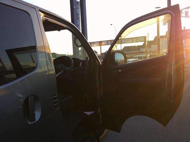 キャラバン ロングプレミアムＧＸ　アルパイン１１インチフルセグナビ　ＤＶＤ　ＢＴ　ＨＤＭＩ　アラウンドビュー　パワスラ　デジタルインアーミラー　ＬＥＤヘッド　前後ドラレコ　カヤバ製ショック　スマートキー（21枚目）