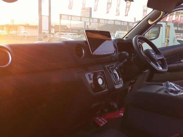 キャラバン ロングプレミアムＧＸ　アルパイン１１インチフルセグナビ　ＤＶＤ　ＢＴ　ＨＤＭＩ　アラウンドビュー　パワスラ　デジタルインアーミラー　ＬＥＤヘッド　前後ドラレコ　カヤバ製ショック　スマートキー（41枚目）