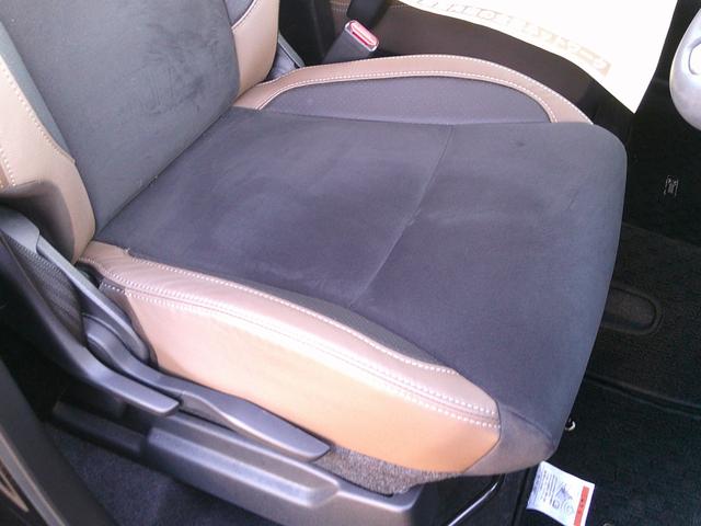 販売車輌は全車１年間走行距離無制限の保証付きです。全国保証になりますので遠方のお客様でもお近くの各ディーラーにて保証修理が可能です。また２年〜３年の長期保証プランもご準備しています。