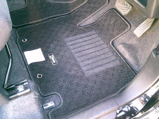 販売車輌は全車１年間走行距離無制限の保証付きです。全国保証になりますので遠方のお客様でもお近くの各ディーラーにて保証修理が可能です。また２年〜３年の長期保証プランもご準備しています。