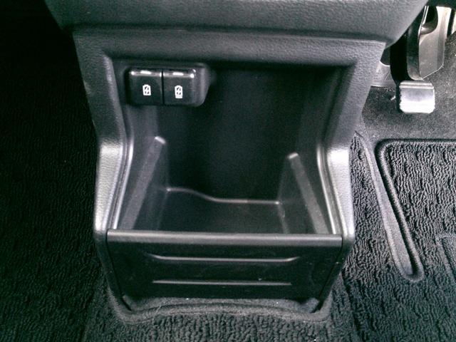 販売車輌は全車１年間走行距離無制限の保証付きです。全国保証になりますので遠方のお客様でもお近くの各ディーラーにて保証修理が可能です。また２年〜３年の長期保証プランもご準備しています。