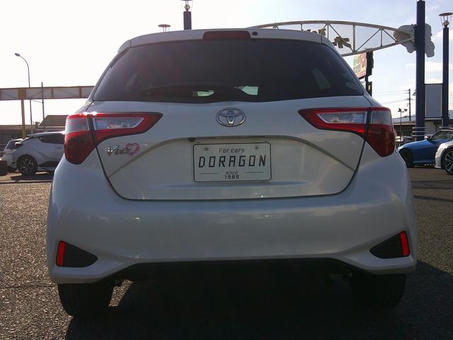 ヴィッツ Ｆ　純正地デジナビ　Ｂｌｕｅｔｏｏｔｈ　バックカメラ　ＥＴＣ　トヨタセーフティ　オートハイビーム　スマートキー×２　プッシュスタート（9枚目）