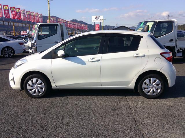 ヴィッツ Ｆ　純正地デジナビ　Ｂｌｕｅｔｏｏｔｈ　バックカメラ　ＥＴＣ　トヨタセーフティ　オートハイビーム　スマートキー×２　プッシュスタート（12枚目）