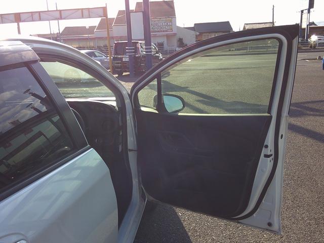 ヴィッツ Ｆ　純正地デジナビ　Ｂｌｕｅｔｏｏｔｈ　バックカメラ　ＥＴＣ　トヨタセーフティ　オートハイビーム　スマートキー×２　プッシュスタート（22枚目）