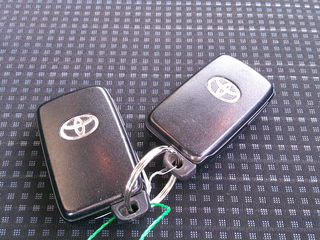 ヴィッツ Ｆ　純正地デジナビ　Ｂｌｕｅｔｏｏｔｈ　バックカメラ　ＥＴＣ　トヨタセーフティ　オートハイビーム　スマートキー×２　プッシュスタート（24枚目）
