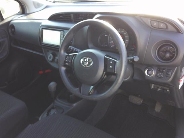 ヴィッツ Ｆ　純正地デジナビ　Ｂｌｕｅｔｏｏｔｈ　バックカメラ　ＥＴＣ　トヨタセーフティ　オートハイビーム　スマートキー×２　プッシュスタート（25枚目）