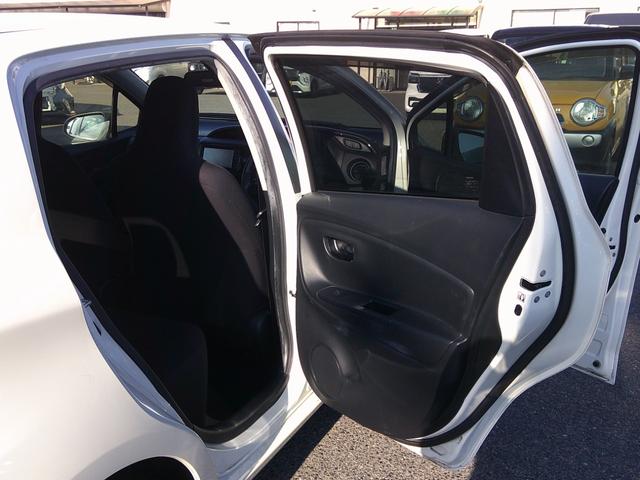 ヴィッツ Ｆ　純正地デジナビ　Ｂｌｕｅｔｏｏｔｈ　バックカメラ　ＥＴＣ　トヨタセーフティ　オートハイビーム　スマートキー×２　プッシュスタート（51枚目）