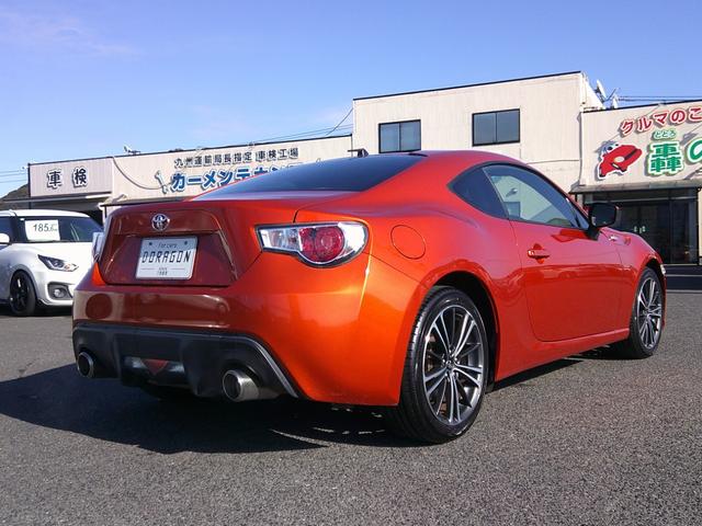 販売車輌は全車１年間走行距離無制限の保証付きです。全国保証になりますので遠方のお客様でもお近くの各ディーラーにて保証修理が可能です。また２年〜３年の長期保証プランもご準備しています。