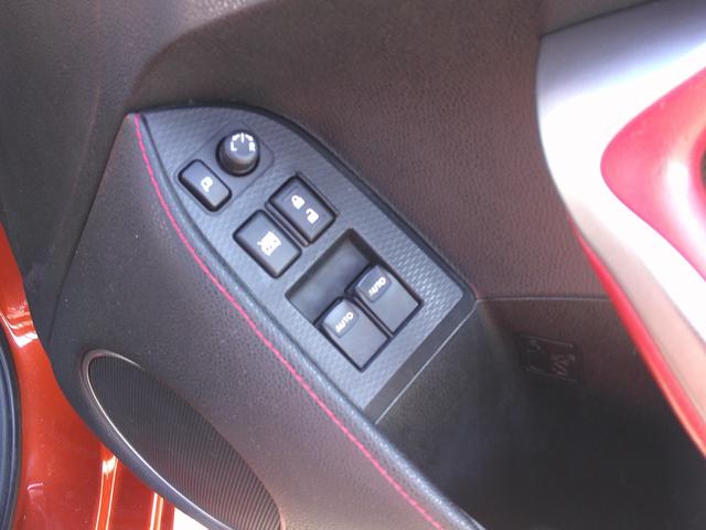 販売車輌は全車１年間走行距離無制限の保証付きです。全国保証になりますので遠方のお客様でもお近くの各ディーラーにて保証修理が可能です。また２年〜３年の長期保証プランもご準備しています。