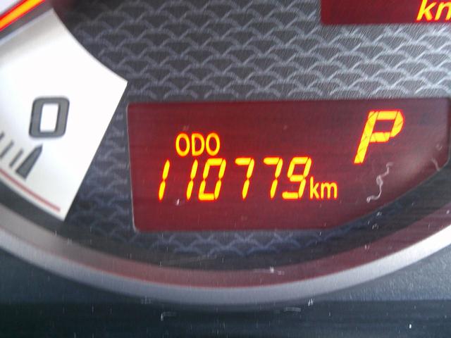 販売車輌は全車１年間走行距離無制限の保証付きです。全国保証になりますので遠方のお客様でもお近くの各ディーラーにて保証修理が可能です。また２年〜３年の長期保証プランもご準備しています。