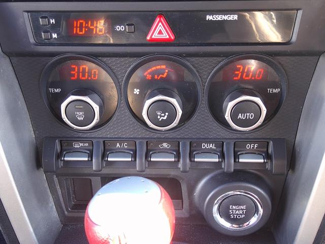 販売車輌は全車１年間走行距離無制限の保証付きです。全国保証になりますので遠方のお客様でもお近くの各ディーラーにて保証修理が可能です。また２年〜３年の長期保証プランもご準備しています。