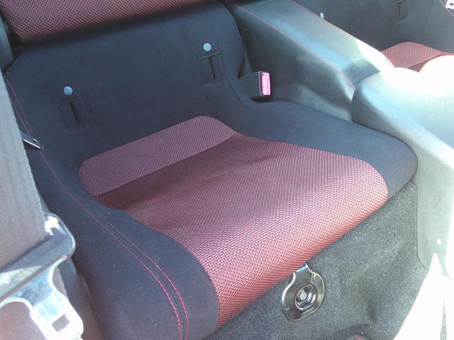 販売車輌は全車１年間走行距離無制限の保証付きです。全国保証になりますので遠方のお客様でもお近くの各ディーラーにて保証修理が可能です。また２年〜３年の長期保証プランもご準備しています。