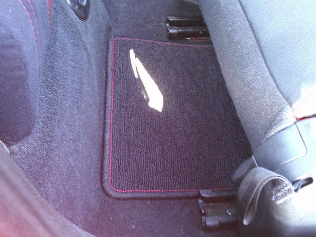 販売車輌は全車１年間走行距離無制限の保証付きです。全国保証になりますので遠方のお客様でもお近くの各ディーラーにて保証修理が可能です。また２年〜３年の長期保証プランもご準備しています。