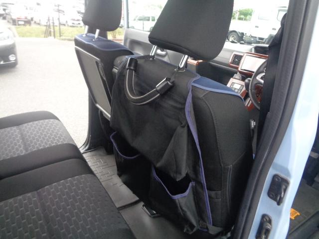 ピクシスメガ Ｇターボ　レジャーエディションＳＡＩＩＩ　禁煙車　純正フルセグナビＤＶＤ　ＢＴ　ＨＤＭＩ　シートヒーター　ラゲージボード　アッパーシステムレール　オーバーヘッドネット　インテリアイルミ　ＥＴＣ２．０　両側パワスラ　ドライビングサポート（7枚目）