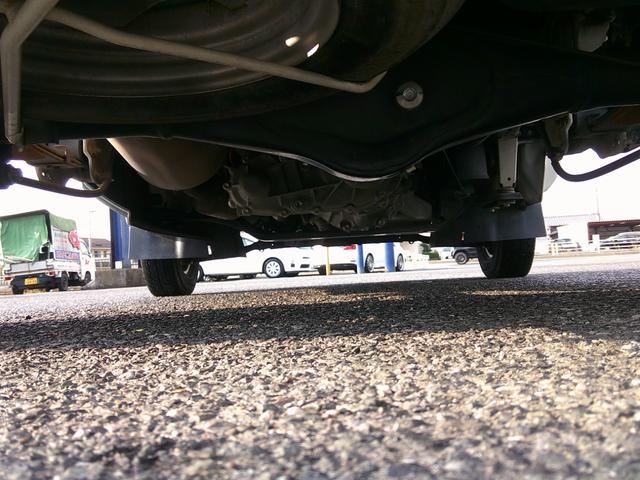 キャリイトラック KX MT 4WD ゴムマット 荷台ライト フォグ CDオーディオ エアコン パワステ パワーウィンドウ(13枚目)