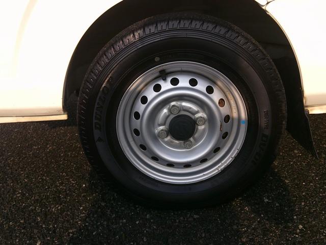 キャリイトラック KX MT 4WD ゴムマット 荷台ライト フォグ CDオーディオ エアコン パワステ パワーウィンドウ(18枚目)