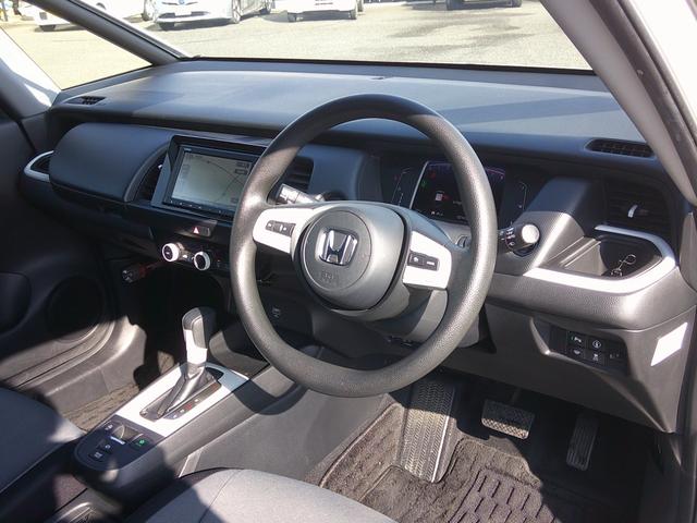 フィット ベーシック　純正ナビ　Ｂｌｕｅｔｏｏｔｈ　バックカメラ　前後ドラレコ　スマートキー×２　オートＬＥＤヘッド　クルーズコントロール　ビルトインＥＴＣ　電動パーキング　パーキングソナー　ステリモ（24枚目）