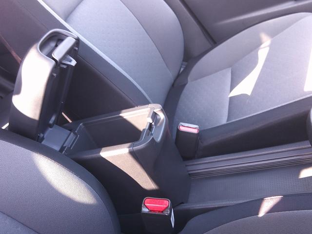 フィット ベーシック　純正ナビ　Ｂｌｕｅｔｏｏｔｈ　バックカメラ　前後ドラレコ　スマートキー×２　オートＬＥＤヘッド　クルーズコントロール　ビルトインＥＴＣ　電動パーキング　パーキングソナー　ステリモ（42枚目）