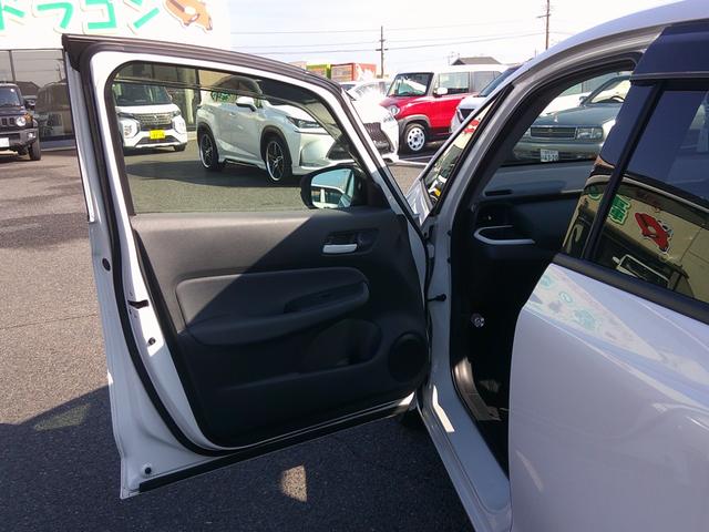 フィット ベーシック　純正ナビ　Ｂｌｕｅｔｏｏｔｈ　バックカメラ　前後ドラレコ　スマートキー×２　オートＬＥＤヘッド　クルーズコントロール　ビルトインＥＴＣ　電動パーキング　パーキングソナー　ステリモ（43枚目）