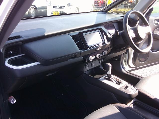 フィット ベーシック　純正ナビ　Ｂｌｕｅｔｏｏｔｈ　バックカメラ　前後ドラレコ　スマートキー×２　オートＬＥＤヘッド　クルーズコントロール　ビルトインＥＴＣ　電動パーキング　パーキングソナー　ステリモ（44枚目）