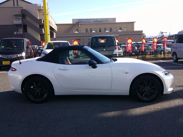 ロードスター Ｓ　６ＭＴ　オープン　ＥＴＣ　純正ブラックＡＷ　革調シートカバー　スマートキー　プッシュスタート　純正オーディオ（7枚目）