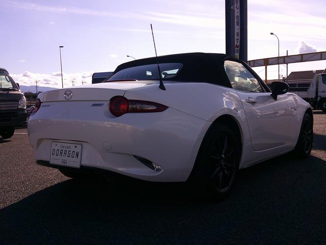 ロードスター Ｓ　６ＭＴ　オープン　ＥＴＣ　純正ブラックＡＷ　革調シートカバー　スマートキー　プッシュスタート　純正オーディオ（8枚目）