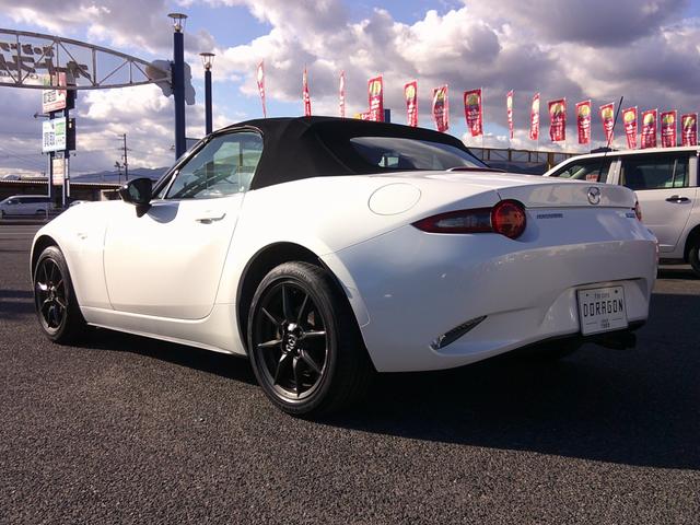 ロードスター Ｓ　６ＭＴ　オープン　ＥＴＣ　純正ブラックＡＷ　革調シートカバー　スマートキー　プッシュスタート　純正オーディオ（11枚目）