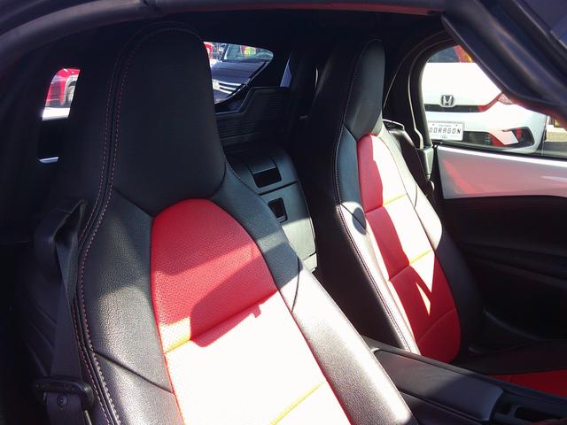 ロードスター Ｓ　６ＭＴ　オープン　ＥＴＣ　純正ブラックＡＷ　革調シートカバー　スマートキー　プッシュスタート　純正オーディオ（25枚目）