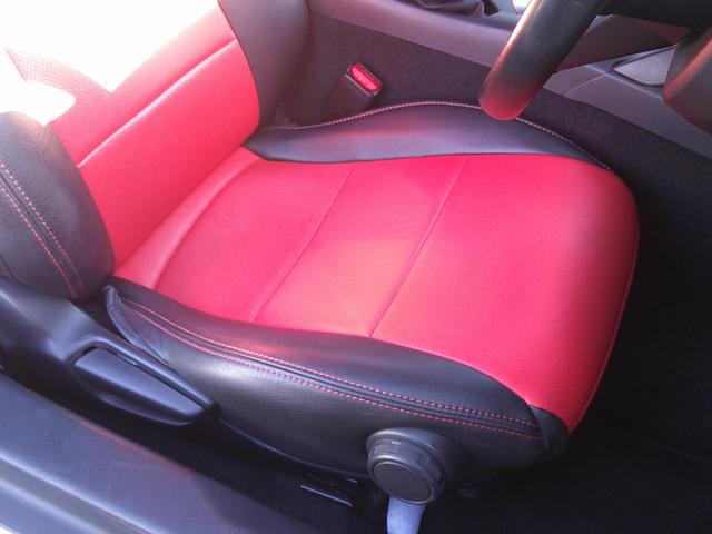 ロードスター Ｓ　６ＭＴ　オープン　ＥＴＣ　純正ブラックＡＷ　革調シートカバー　スマートキー　プッシュスタート　純正オーディオ（26枚目）
