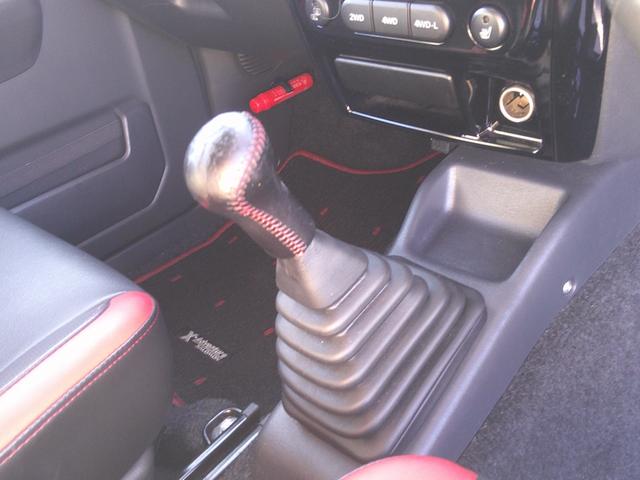 ジムニー クロスアドベンチャー　ワンオーナー　ＭＴ　４ＷＤ　フルセグナビ　ＤＶＤ　ＢＴ　ＨＤＭＩ　ＥＴＣ　シートヒーター　禁煙車　純正ＡＷ　合皮シート　キーレス　電格ミラー（38枚目）