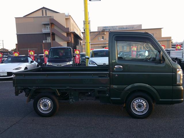キャリイトラック ＫＣスペシャル　ＭＴ　４ＷＤ　ブレーキサポート　オートライト　荷台ゴムマット　キーレス　純正オーディオ　車線逸脱防止（7枚目）