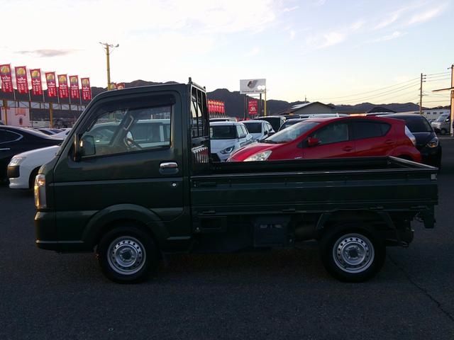 キャリイトラック ＫＣスペシャル　ＭＴ　４ＷＤ　ブレーキサポート　オートライト　荷台ゴムマット　キーレス　純正オーディオ　車線逸脱防止（12枚目）