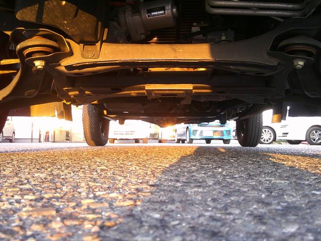 キャリイトラック ＫＣスペシャル　ＭＴ　４ＷＤ　ブレーキサポート　オートライト　荷台ゴムマット　キーレス　純正オーディオ　車線逸脱防止（13枚目）