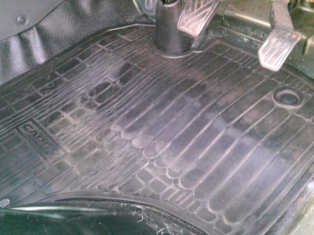 キャリイトラック ＫＣスペシャル　ＭＴ　４ＷＤ　ブレーキサポート　オートライト　荷台ゴムマット　キーレス　純正オーディオ　車線逸脱防止（31枚目）