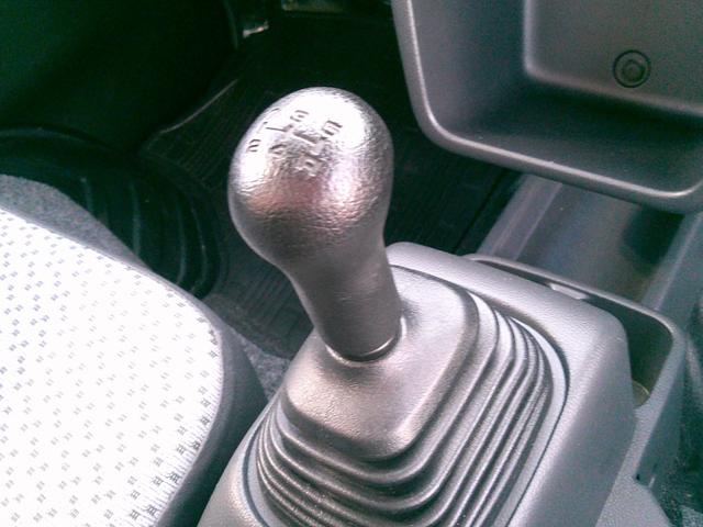 キャリイトラック ＫＣスペシャル　ＭＴ　４ＷＤ　ブレーキサポート　オートライト　荷台ゴムマット　キーレス　純正オーディオ　車線逸脱防止（40枚目）