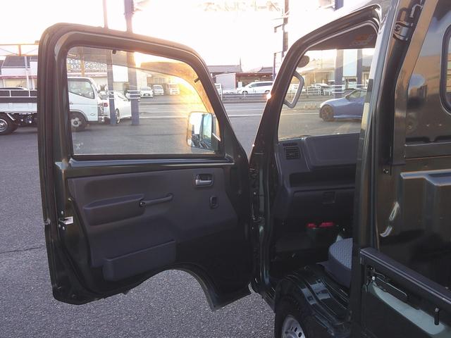 キャリイトラック ＫＣスペシャル　ＭＴ　４ＷＤ　ブレーキサポート　オートライト　荷台ゴムマット　キーレス　純正オーディオ　車線逸脱防止（42枚目）