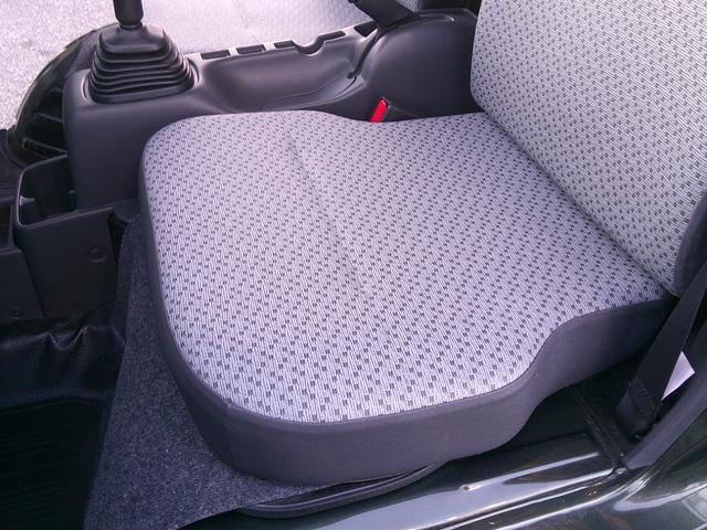 キャリイトラック ＫＣスペシャル　ＭＴ　４ＷＤ　ブレーキサポート　オートライト　荷台ゴムマット　キーレス　純正オーディオ　車線逸脱防止（44枚目）