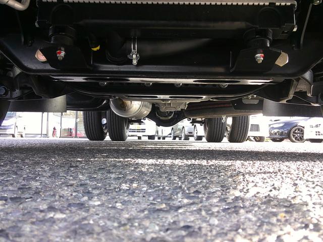 キャンター Ｗキャブ全低床　登録済未使用車　Ｂｌｕｅｔｏｏｔｈ付きオーディオ　バックカメラ　フル液晶メーター　スマートキー×２　ラバーマット　電格ミラー　サイドバイザー（13枚目）