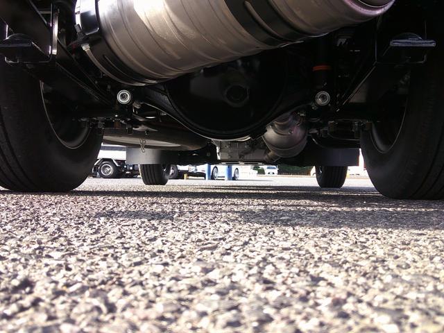 キャンター Ｗキャブ全低床　登録済未使用車　Ｂｌｕｅｔｏｏｔｈ付きオーディオ　バックカメラ　フル液晶メーター　スマートキー×２　ラバーマット　電格ミラー　サイドバイザー（15枚目）