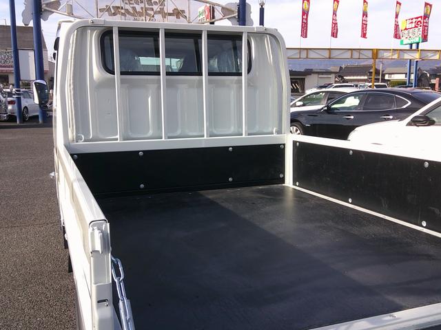 キャンター Ｗキャブ全低床　登録済未使用車　Ｂｌｕｅｔｏｏｔｈ付きオーディオ　バックカメラ　フル液晶メーター　スマートキー×２　ラバーマット　電格ミラー　サイドバイザー（23枚目）